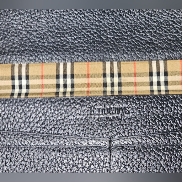 ❤️EUC Burberry Unisex leather Long Wallet - Picture 10 of 14